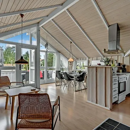 3 Bedroom Cozy In